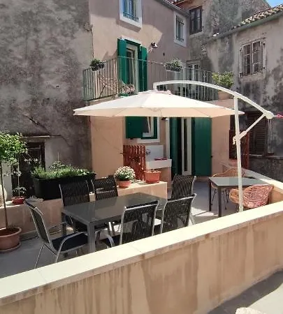 Luxury - Old Soul With A New Heart Lejlighed Cres